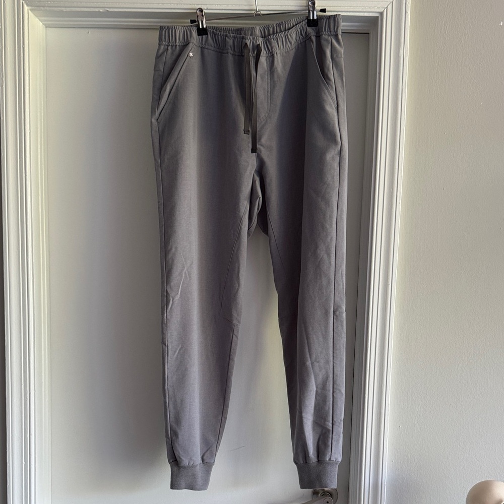Figs men’s scrubs